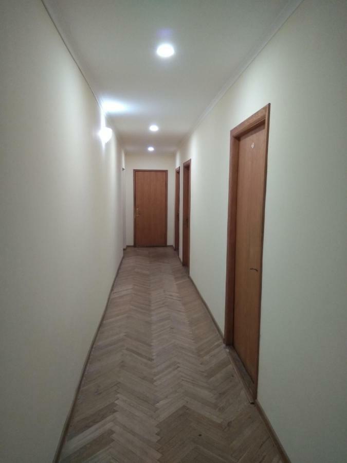 Hotel Tsentralnoho Budynku Khudozhnyka Kiev Extérieur photo